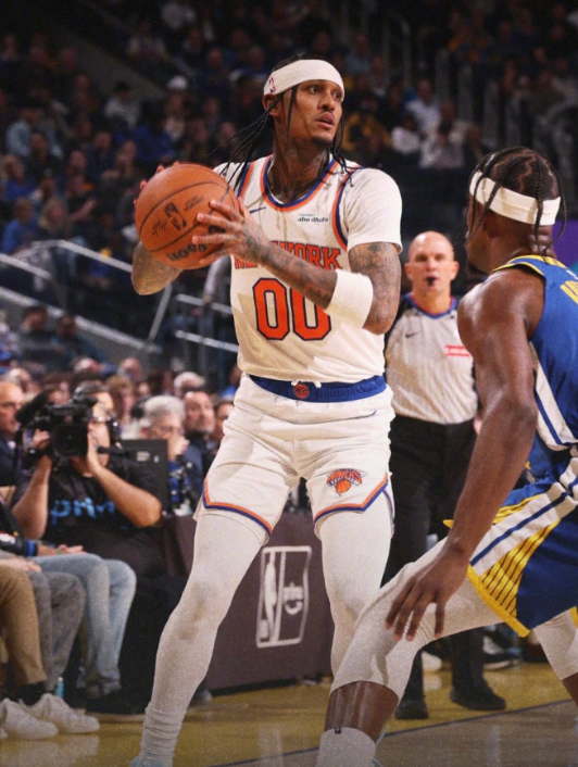 华体会HTH-格林恶犯巴特勒轰32分，库里27+3+7唐斯空砍两双，勇士力克尼克斯